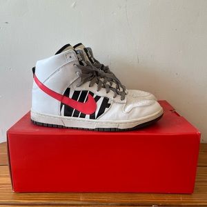 Nike Dunk High Lux Undefeated - SIZE 10
